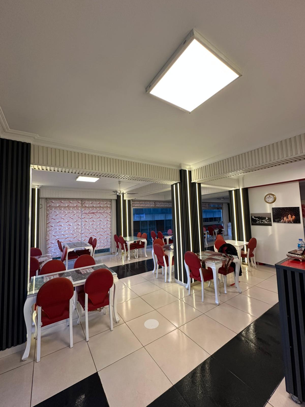 Kırmızı Beyaz Pide Kebap 